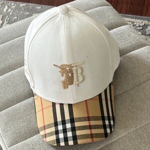Burberry London Unisex White and Beige Check Cap, Size M, Made in Italy; Cotton